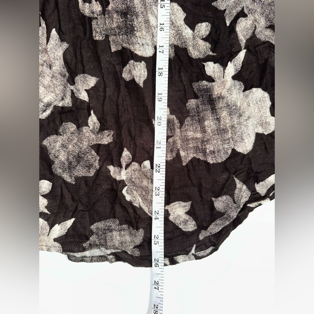 NWT Lucky Brand Women’s S Viscose Black Floral Boho Pintuck Tassel Tie Blouse - Picture 7 of 9